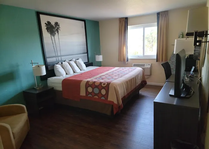 Super8 By Wyndham Nearby Clearwater St Petersburg International Airport Hotel Pinellas Park