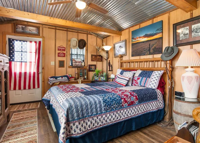 Artesia Hilltop Cabin Ingram