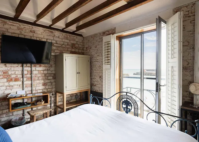 Folkestone Hotels