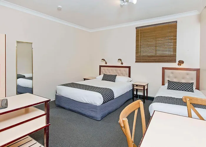 West Tamworth Hotels