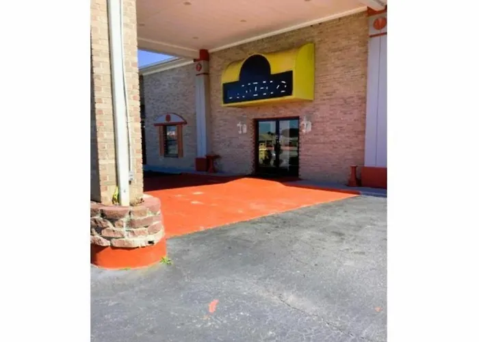 Oyo Hotel Georgia Near Fairburn / Atlanta Union City