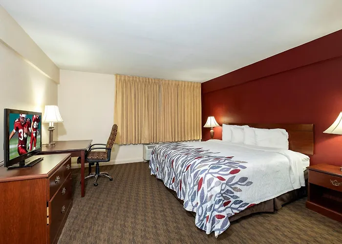 Red Roof Inn & Suites Hazleton