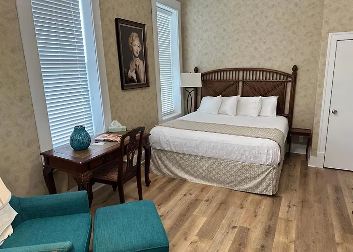 Island House Historic Vacation Rentals Port Clinton