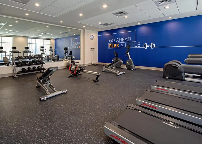 Holiday Inn Express & Suites - Valencia - Santa Clarita By Ihg