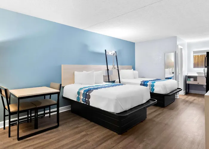 Suburban Studios by Choice Hotels: New Rooms with Kitchens & Premium Amenities Brunswick