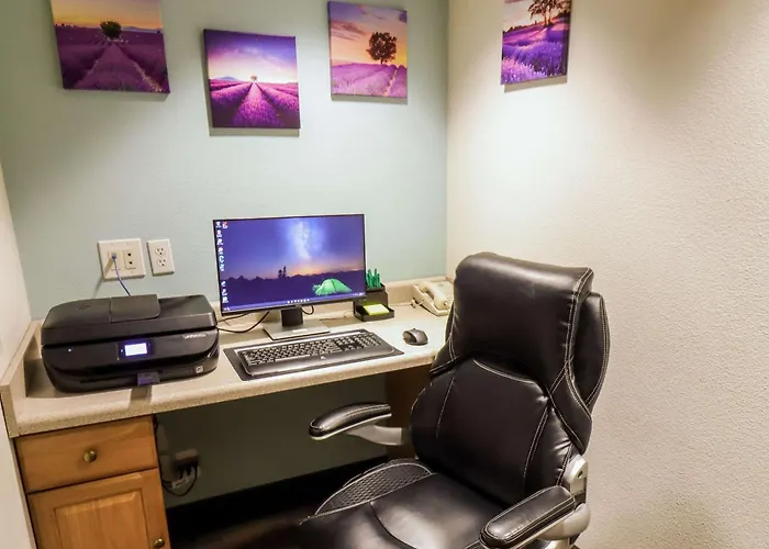 Quality Inn & Suites Sequim At Olympic National Park