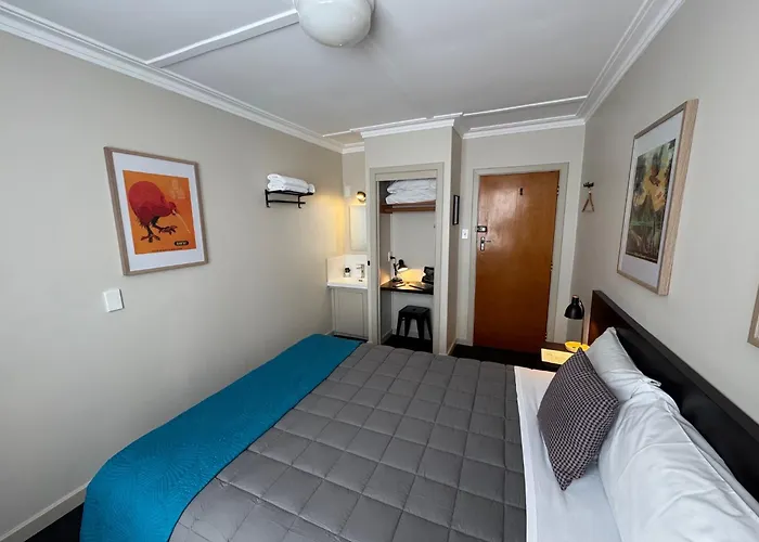Stewart Island Hotels