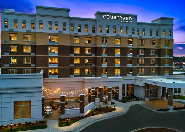 Courtyard By Marriott Raleigh Cary/Parkside Town Commons Hotel