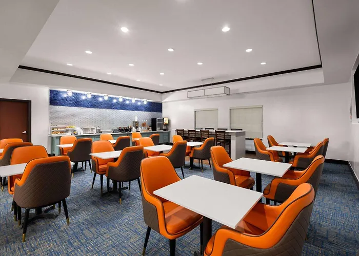 La Quinta By Wyndham Denton - University Drive