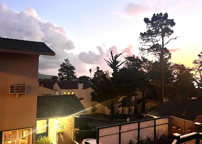 Carmel Wayfarer Inn
