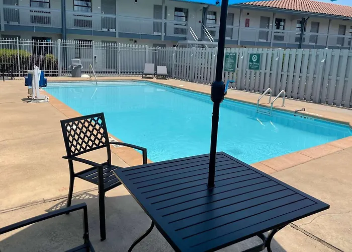 Quality Inn & Suites Tuscaloosa Near University