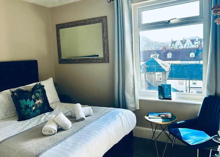 Dwyran Hotels