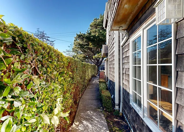Beaches Inn | Sandpiper Pier Cottage Cannon Beach