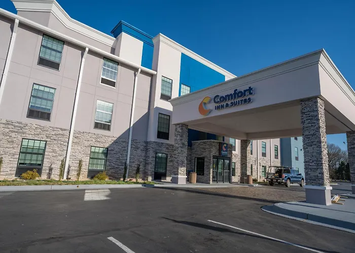 Comfort Inn & Suites River City Decatur