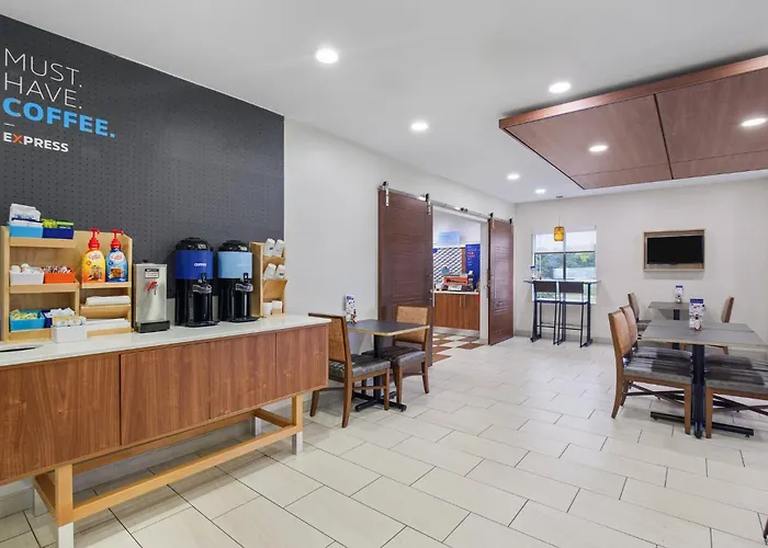 Holiday Inn Express & Suites Locust Grove By Ihg