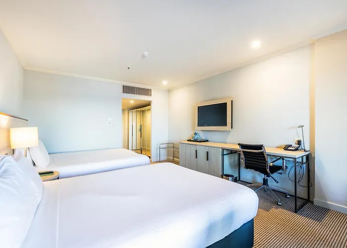Glenelg Hotels