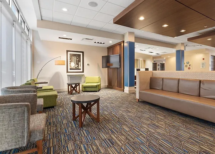 Holiday Inn Express & Suites Macon North By Ihg