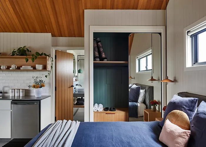 Point Lonsdale Hotels