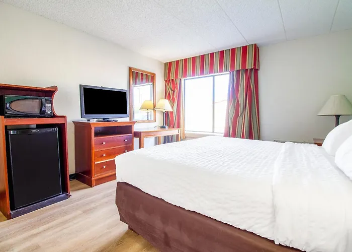 Tulsa Square Hotel Central, I-44 By Oyo