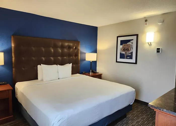 Heritage Inn & Suites St Louis Fenton, Trademark By Wyndham