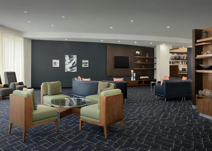 Courtyard By Marriott Salisbury Hotel
