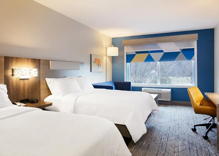 Holiday Inn Express & Suites Brady By Ihg