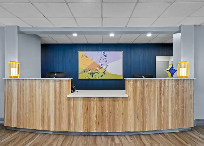 Spark By Hilton Selma