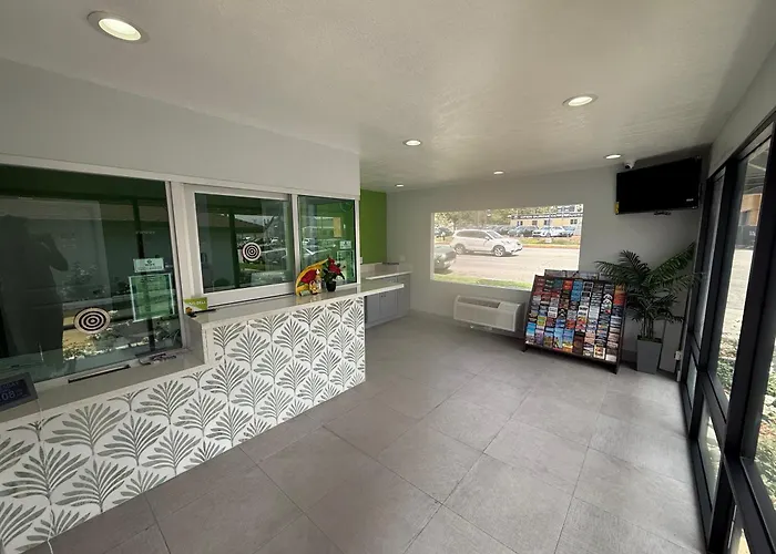 Hi-Way Host Motel Pasadena