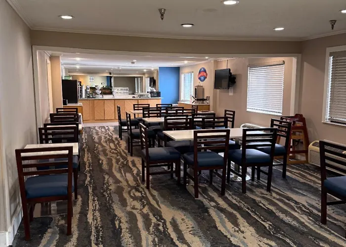 Baymont By Wyndham Columbia, Mo Hotel