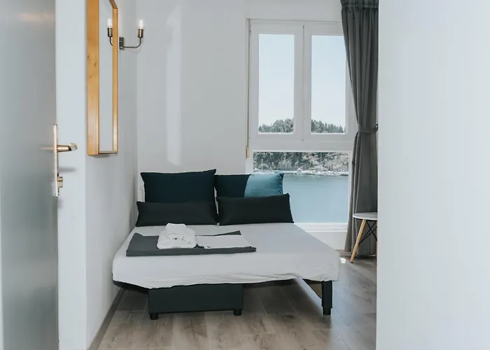 Ploce (Dubrovnik-Neretva) Hotels