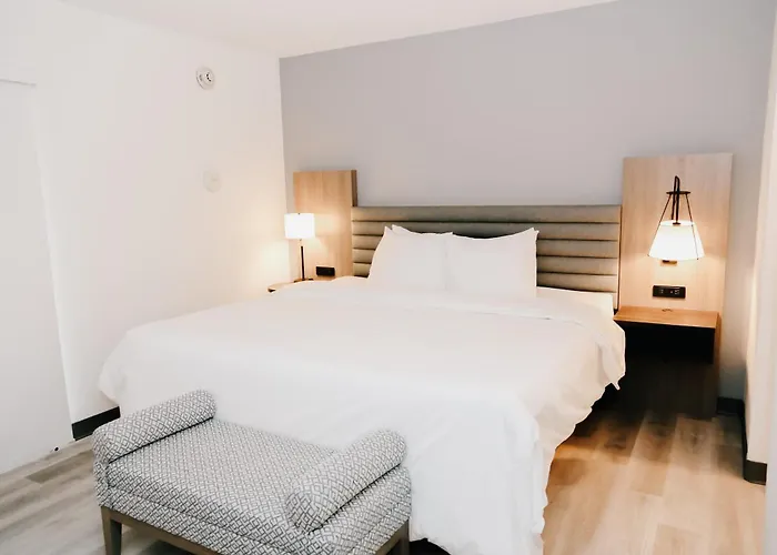 Hawthorn Suites By Wyndham Tinton Falls