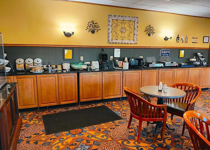 The Lodge At Russell - Russell Inn