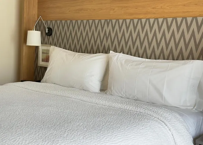 Holiday Inn & Suites - Fayetteville W-Fort Bragg Area By Ihg