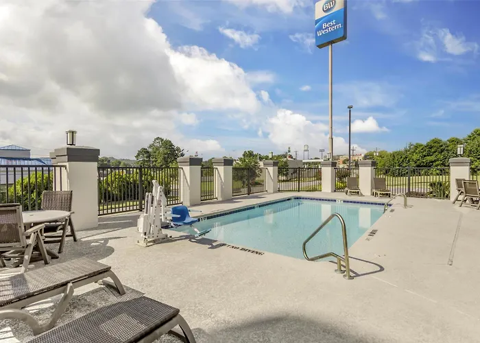 Best Western Commerce Inn