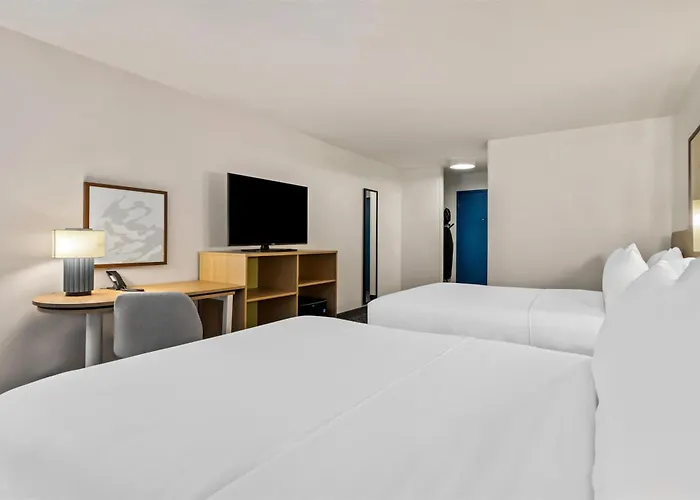 Spark By Hilton Merrillville