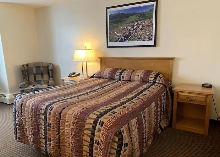 Fort Nelson Hotels