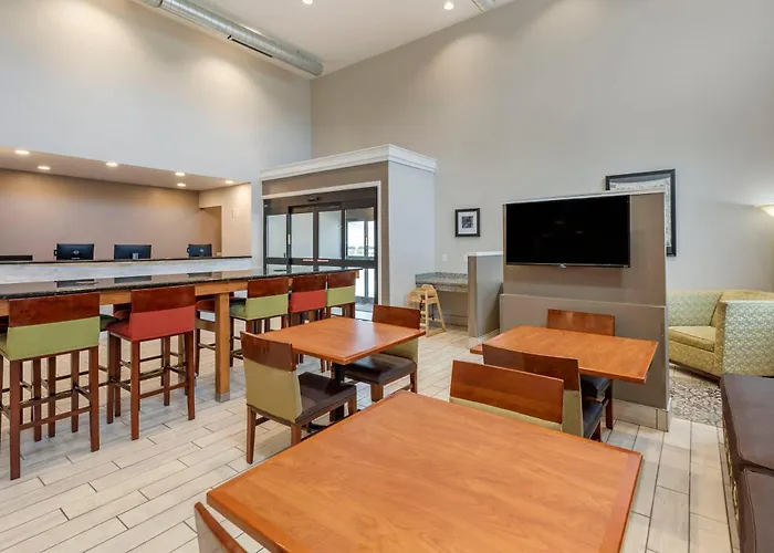 Quality Inn & Suites Evansville Downtown