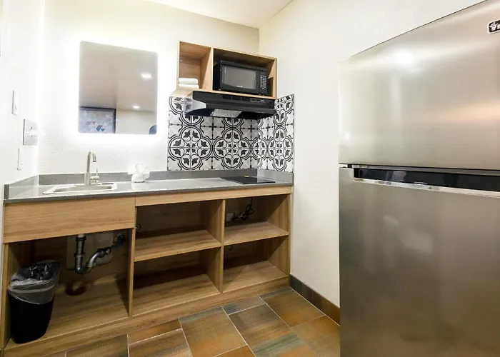 West Texas Inn & Suites With Kitchenette Midland