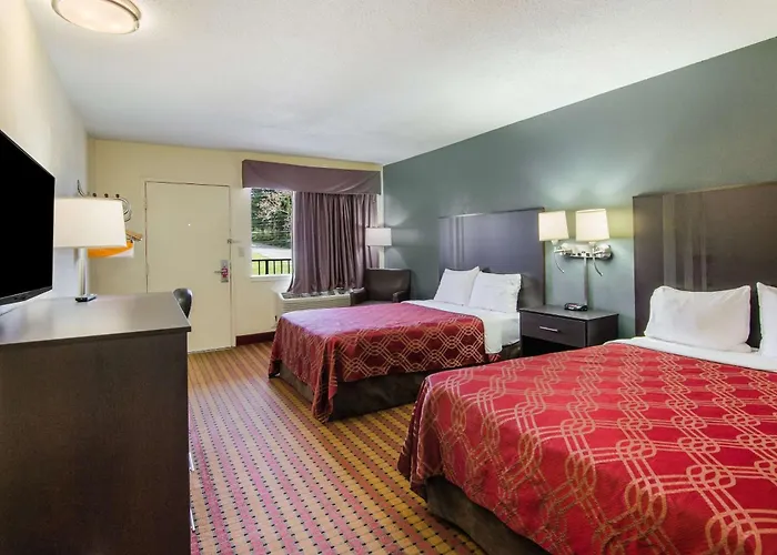 Econo Lodge Near Motor Speedway Bristol
