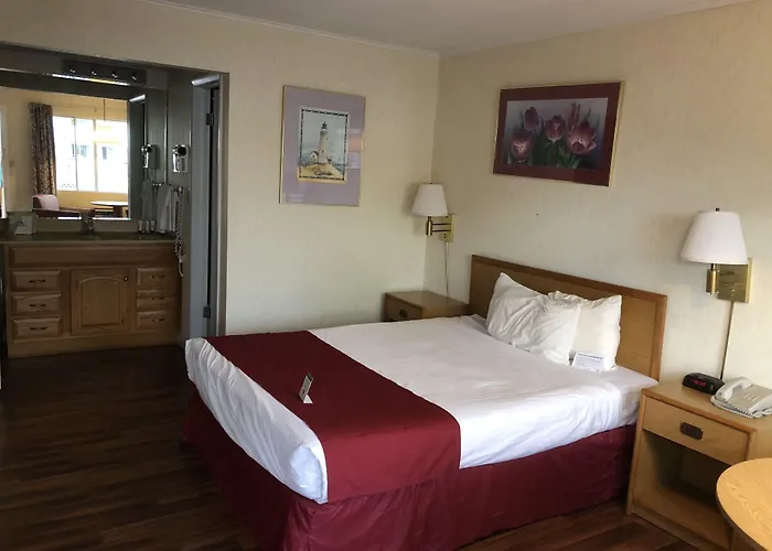 Travelodge By Wyndham Mackinaw City