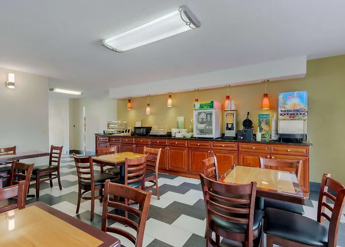 Quality Inn Acworth North