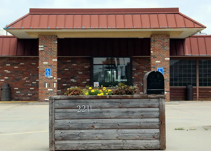 Surestay Hotel By Best Western Mcpherson