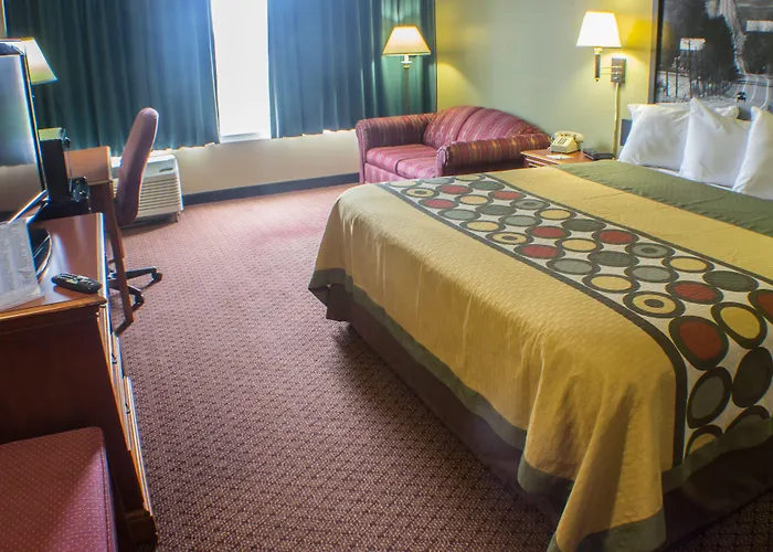 Econo Lodge Erie Near Casino Kearsarge