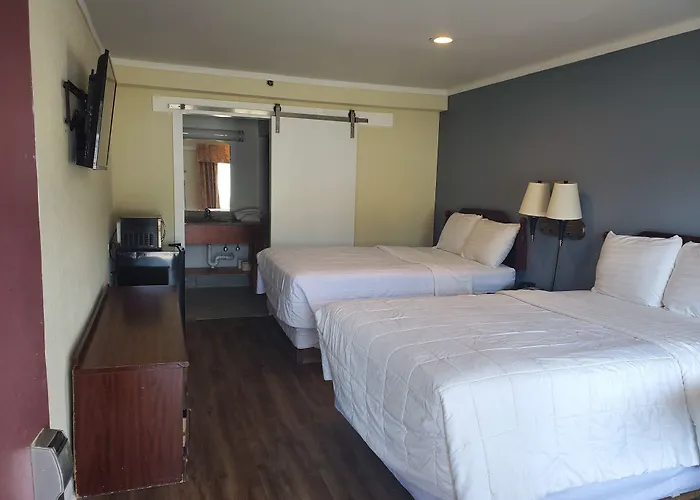 Deerfield Inn & Suites Madison