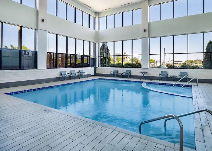Wyndham Garden Kenosha Harborside Hotel
