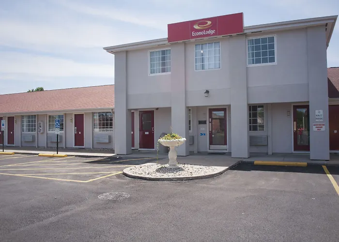 Econo Lodge Inn & Suites Sandusky South