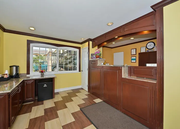 Americas Deluxe Inn- Marysville