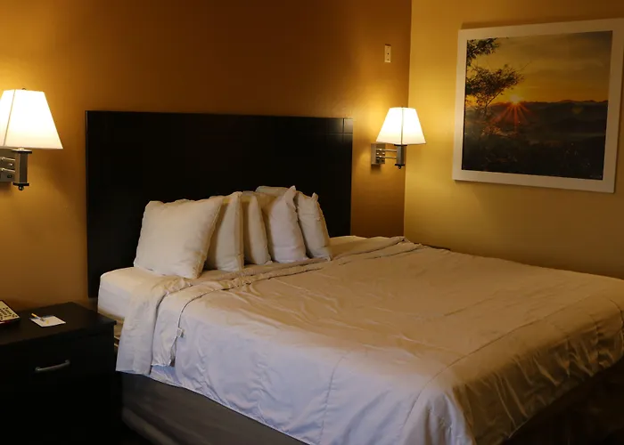Days Inn By Wyndham Fresno South