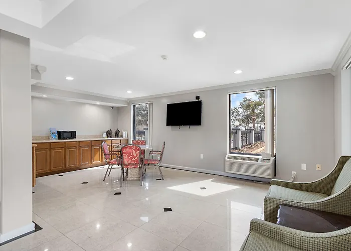 Regency Inn Near Boardwalk & Hurlburt Field Fort Walton Beach