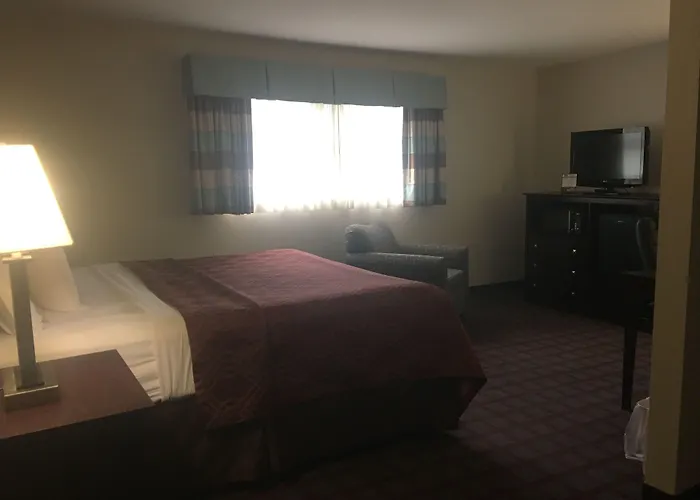 Baymont By Wyndham Iron Mountain Hotel